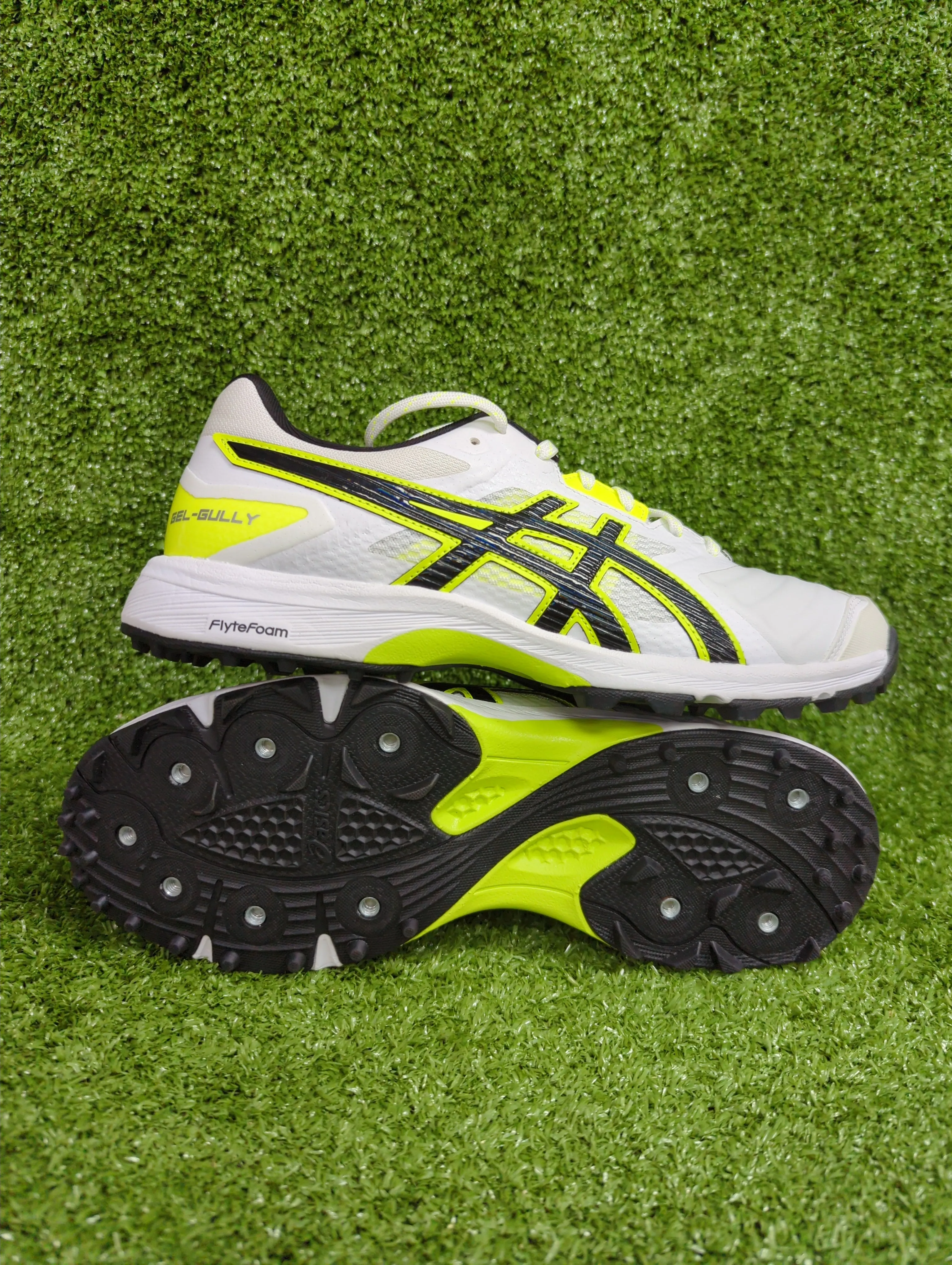 Asics GEL-GULLY 7 - White / Safety Yellow Cricket Metal Spike Shoes