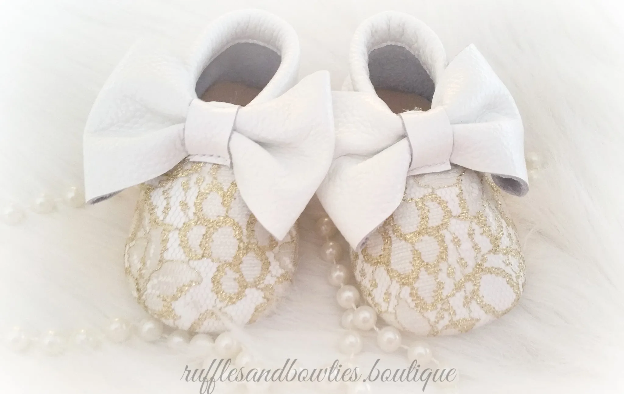 Baby Girl Lace leather Moccaisns - White and Gold Lace Big Bow Leather Baby Moccasins - Baby Girl Moccasins - Bow Moccasins - Gold Bow Moccasins  - Soft Shoes - Lace Moccasins