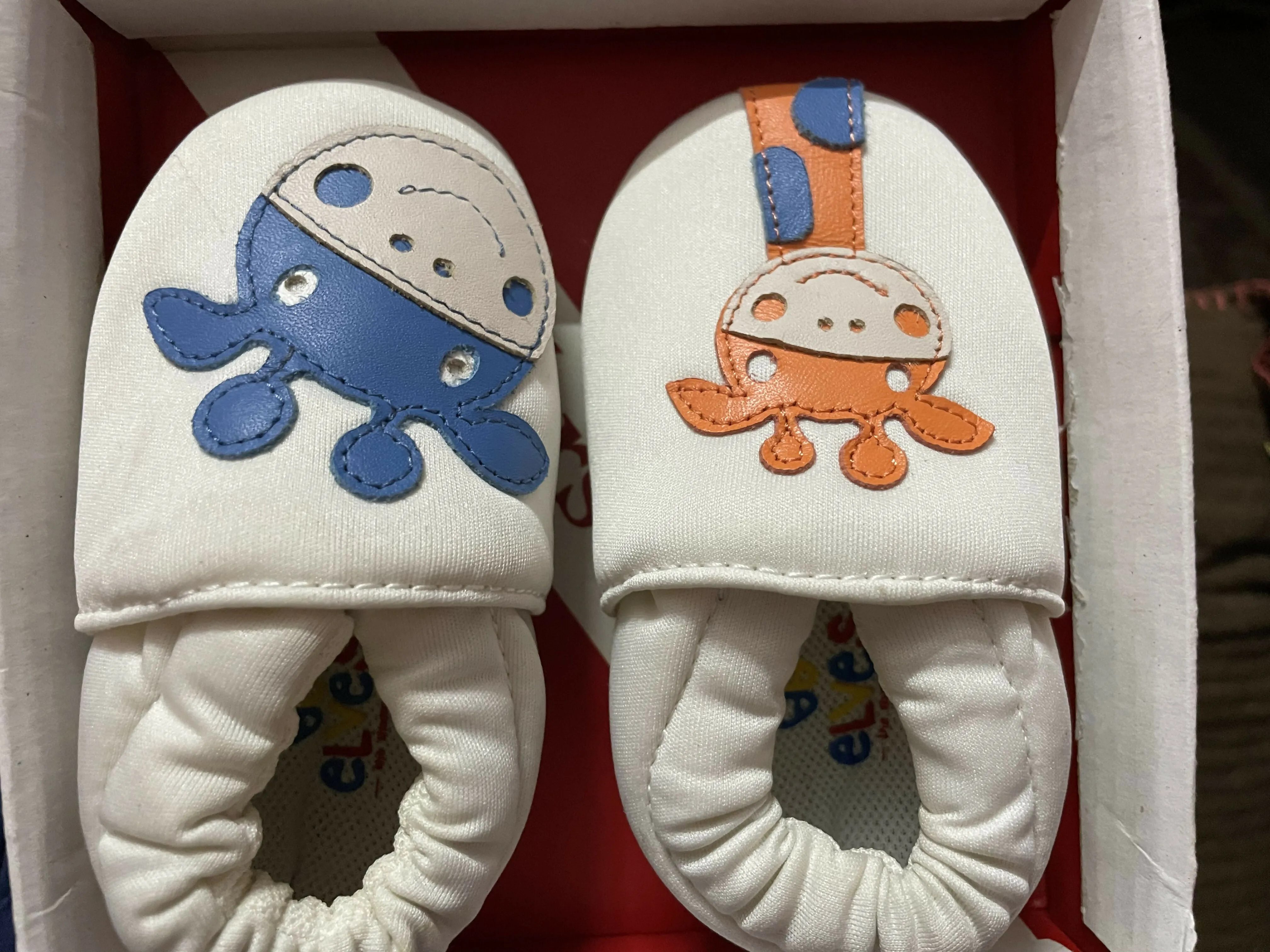 ELVES Baby giraffe cream shoes for newborn