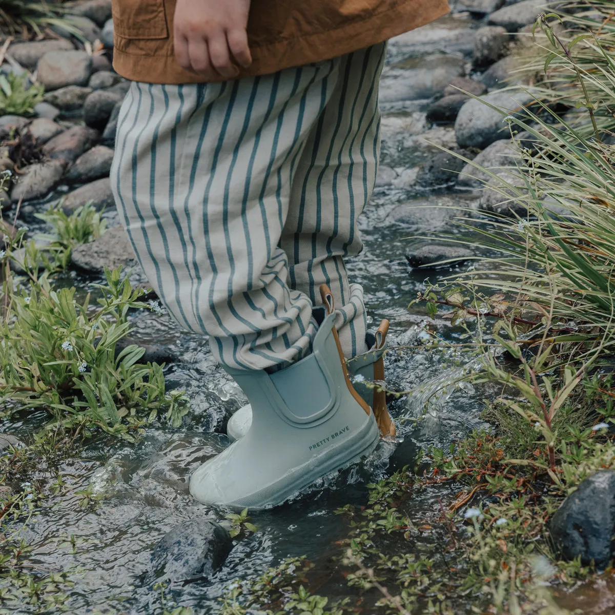 PRETTY BRAVE PUDDLE BOOT SAGE