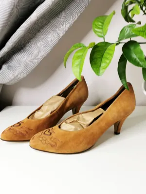 Vintage 80s suede brown embroidered pumps shoes