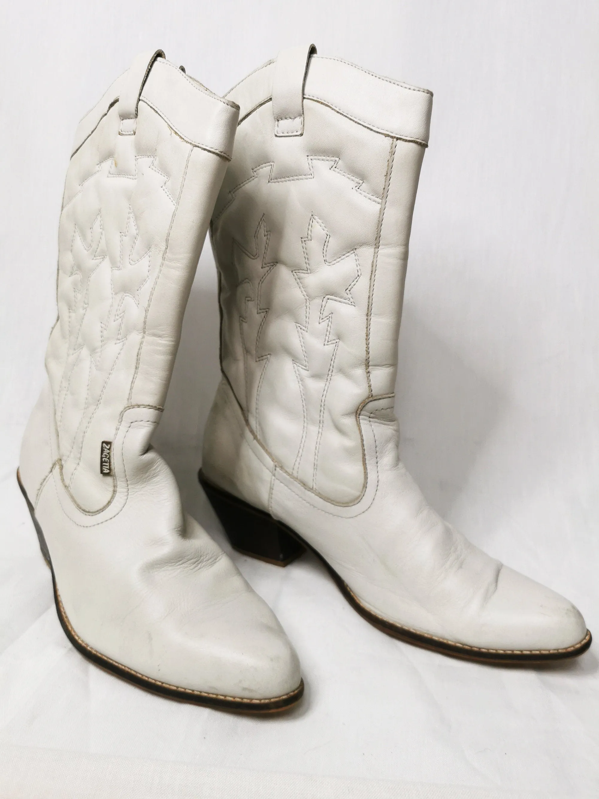 Vintage 90s milky white leather Western Cowboy shoes