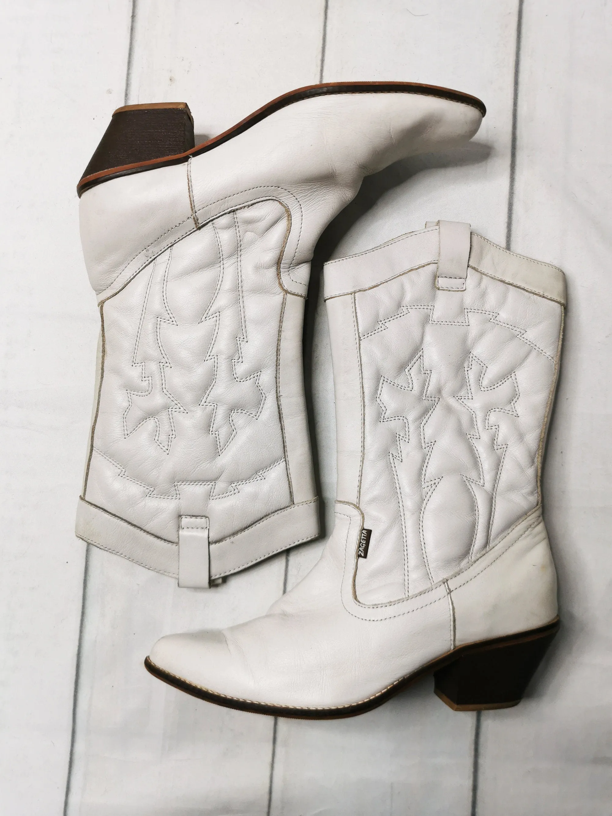 Vintage 90s milky white leather Western Cowboy shoes