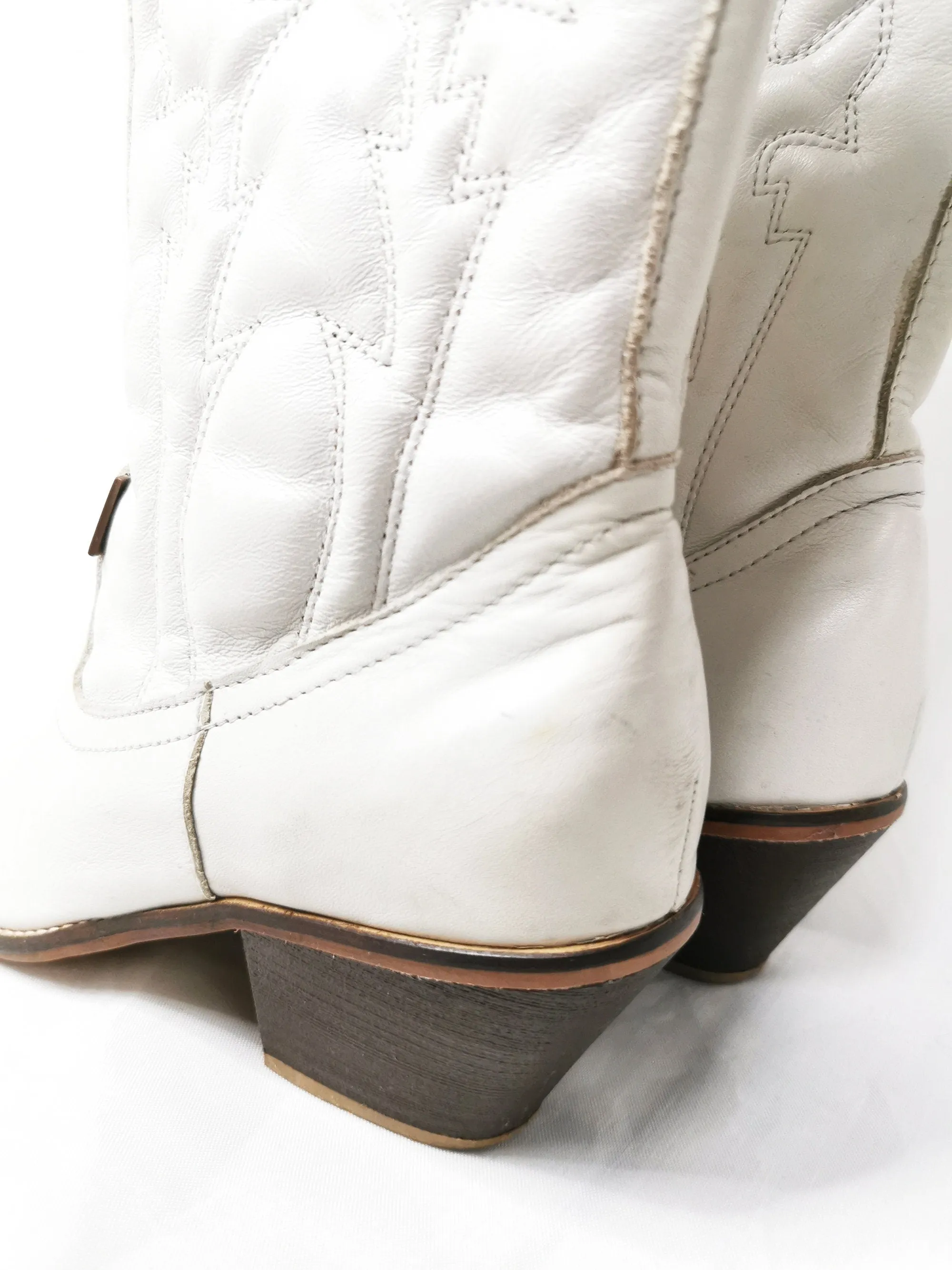 Vintage 90s milky white leather Western Cowboy shoes